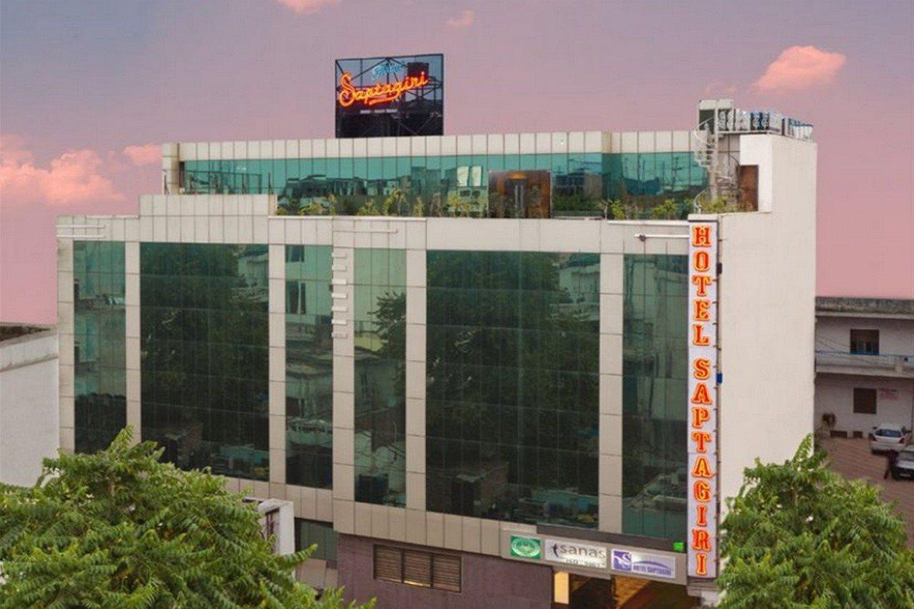 Hotel Saptagiri Nova Deli Exterior foto